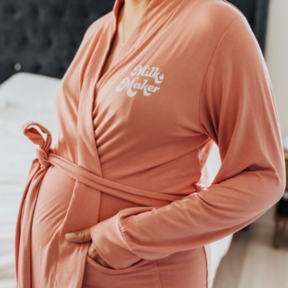 NEW! The Little Milk Bar Birth Box includes Robe (L/XL), Slippers (L), Bath Bomb - Picture 8 of 10